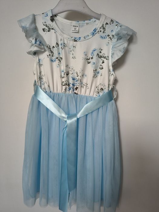 Ubranka dla dziewczynki r. 110