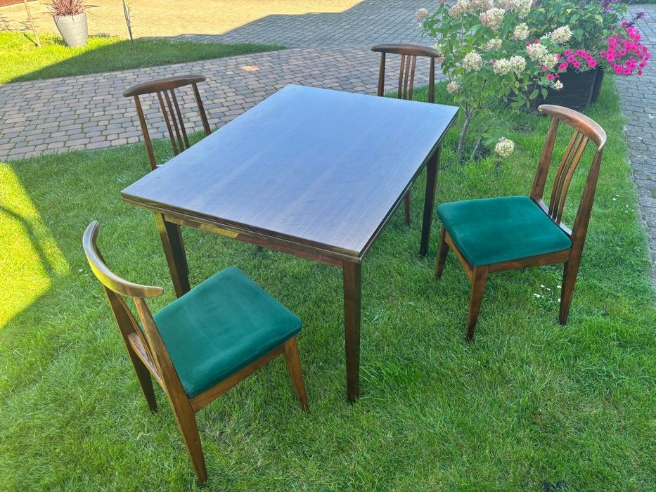 Stół i krzesła z PRL-u