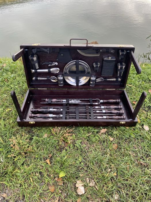 Подарунковий Набір шампурів у кейсі-столику “Трофей”