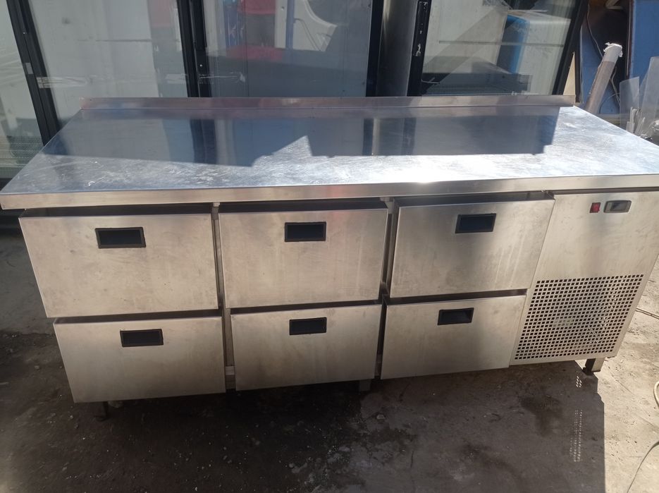 Холодильный стол 186 см Италия