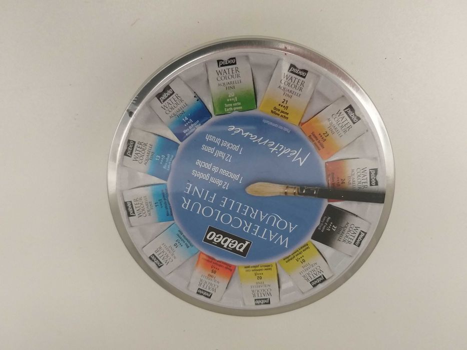 diversos artigos /material de arte, desenho, lápis , aguarelas