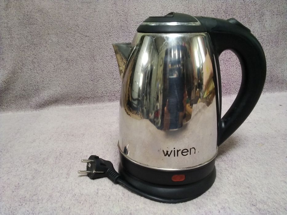 Электрочайник Wiren.