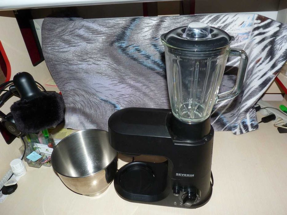 Комбайн кухонний, планетарний міксер Severin KM3890