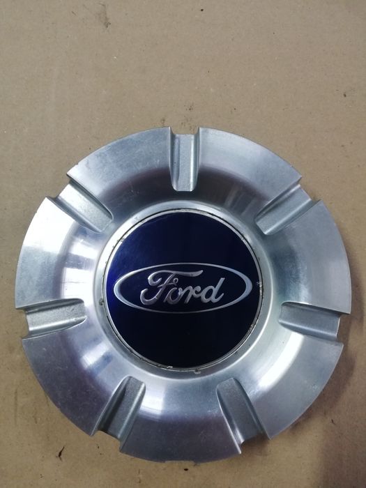 Dekiel kapsel zaślepka alufelgi śrub szpilek Ford C-max mk1 16 cali