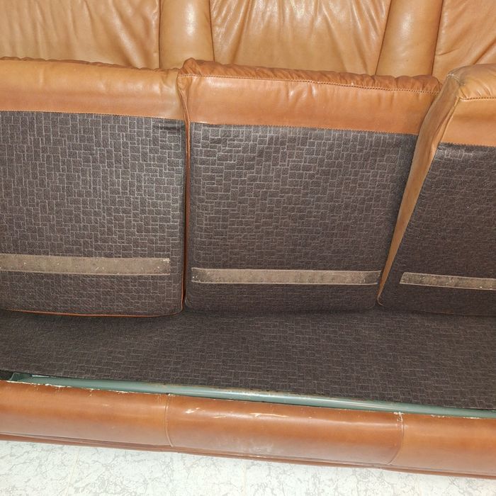 Sofa em pele jenunina