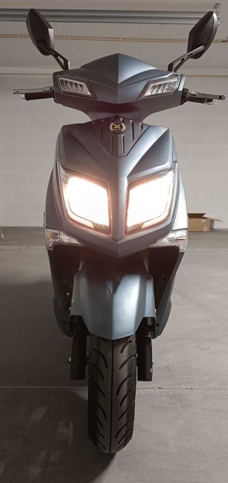 Scooter elétrica Sunra Hawk