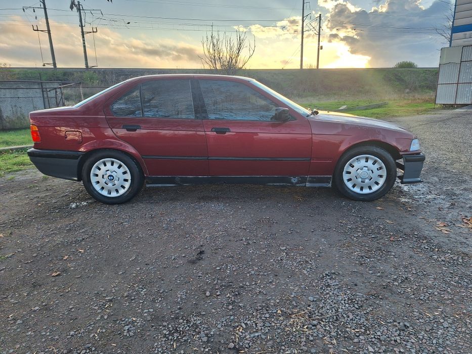 Продам е36, 1.8 бензин