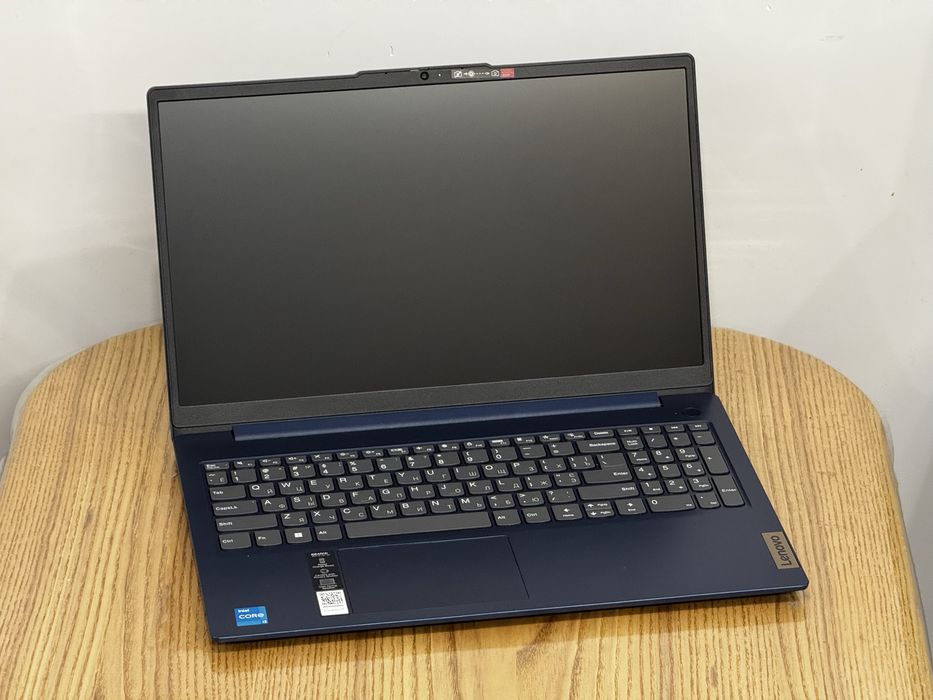 Ноутбук Lenovo IdeaPad Slim 3 15.6" IPS 8-ядерний Intel Core i3-N305 8/256GB SSD