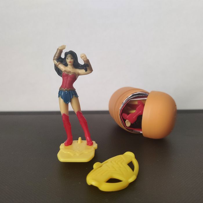 Кіндери супергерої DC, Marvel