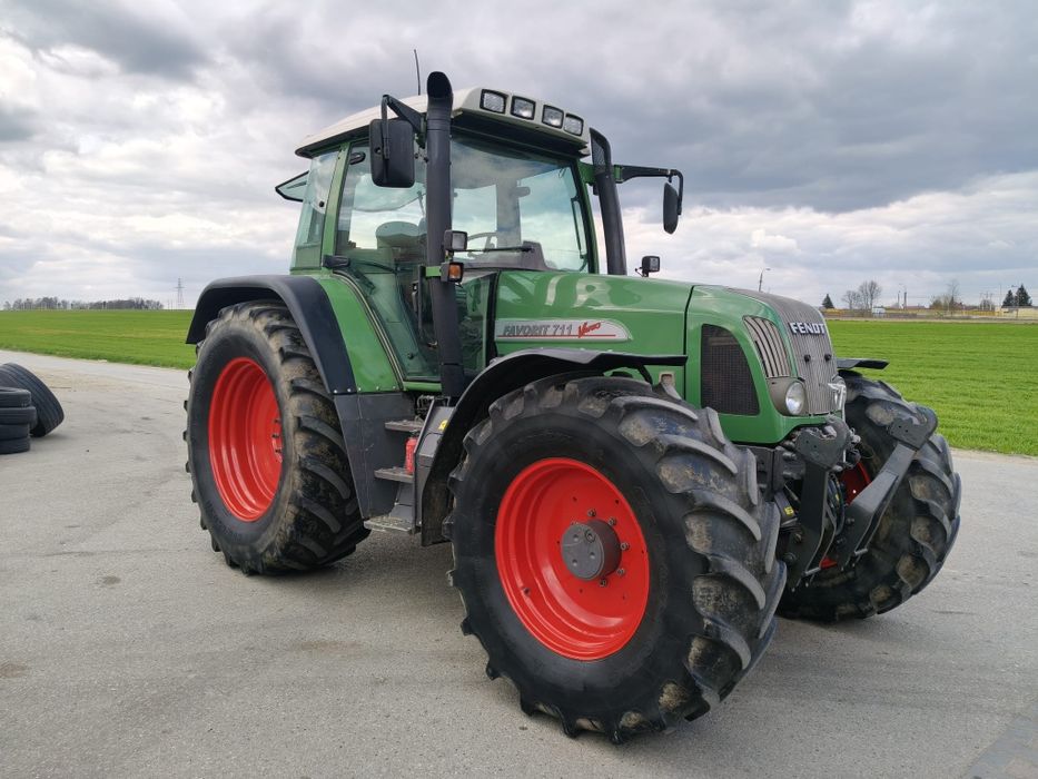 Ciągnik Fendt 711