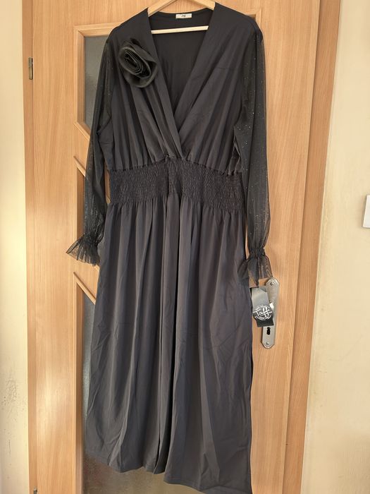 Elegancks czarna sukienka Taffi