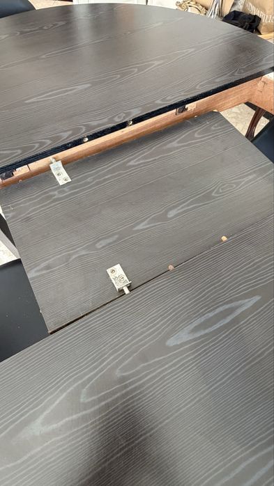 Mesa extensível com 4 cadeiras