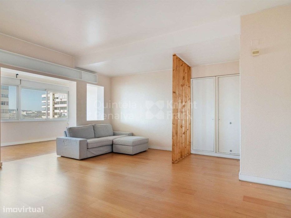 Apartamento T1 para arrendamento sem móveis no Restelo