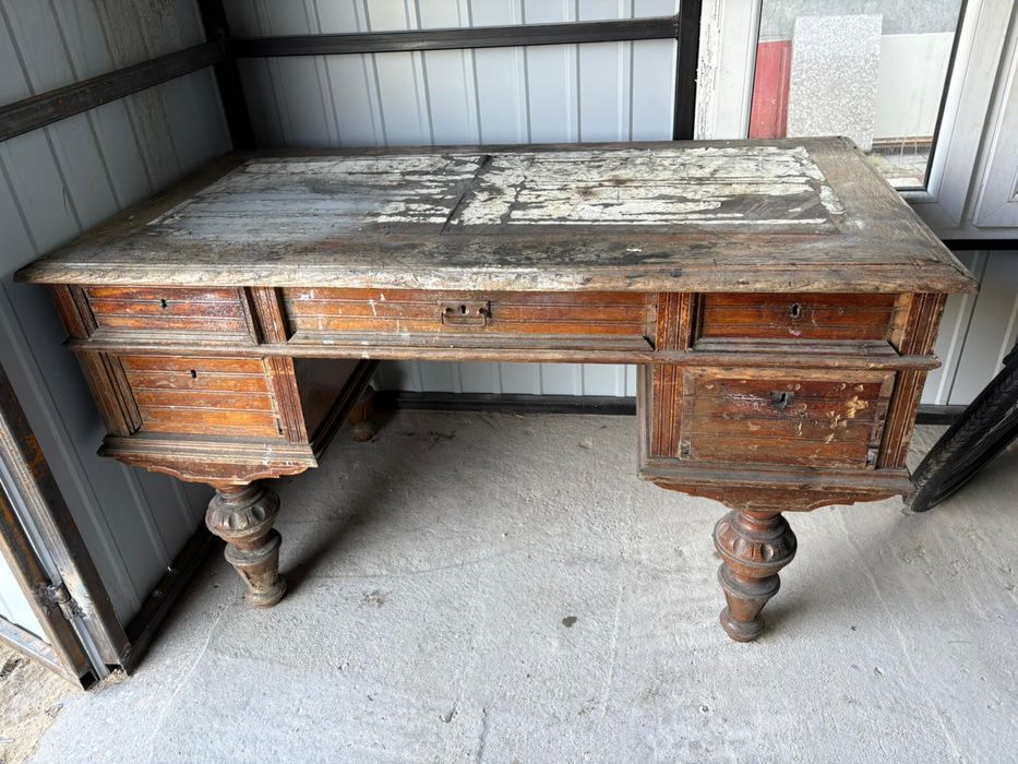 Stare biurko do renowacji