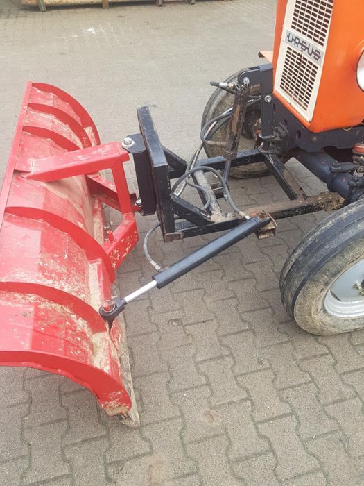 Pług do odsnieżania do ursusa c330