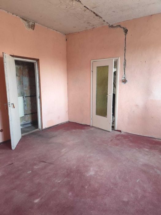 Mieszkanie 2 pokoje 43m2 do generalnego remontu - Borów