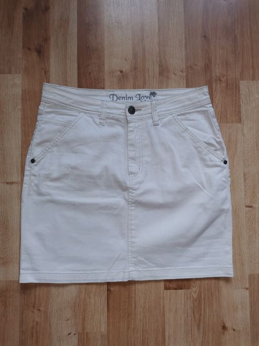 Spódniczka jeansowa damska biała krótka Esmara 40 L 
Stan bardzo dobry
