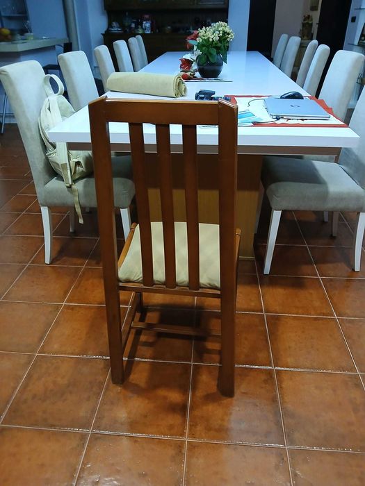 Cadeira madeira bom estado