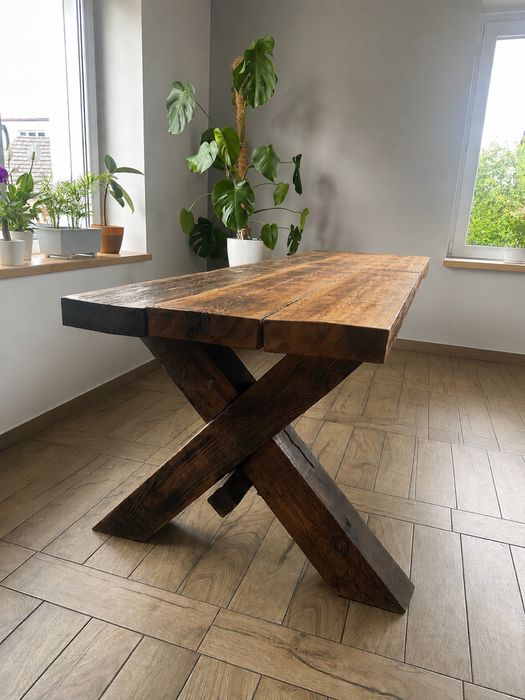 Masywny stół z litego drewna , styl: loft/ rustykalny
