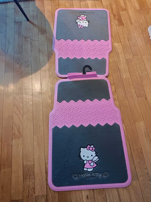 Conjunto de 2 Tapetes de carro  Hello Kitty