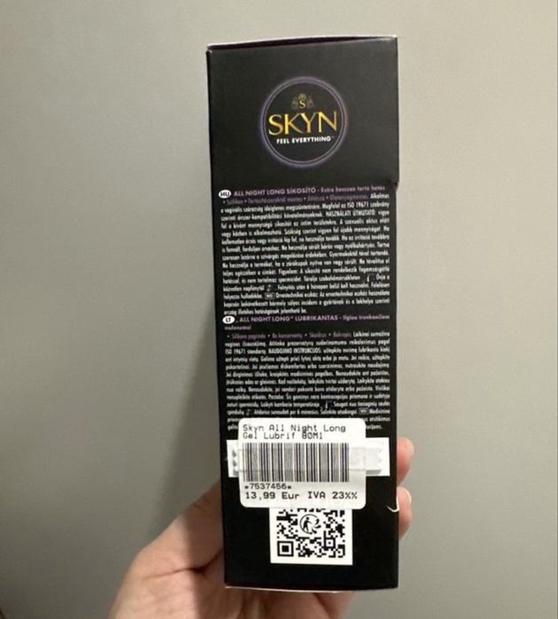 Lubrificante pessoal SKYN All Night Long em embalagem de 80ml.