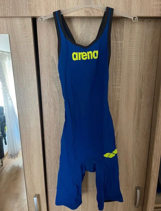 Strój startowy Arena