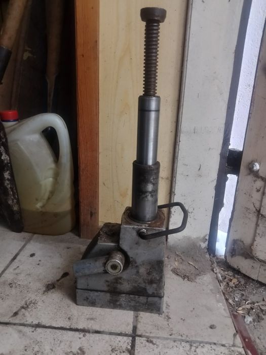 Podnośnik odsprzedam