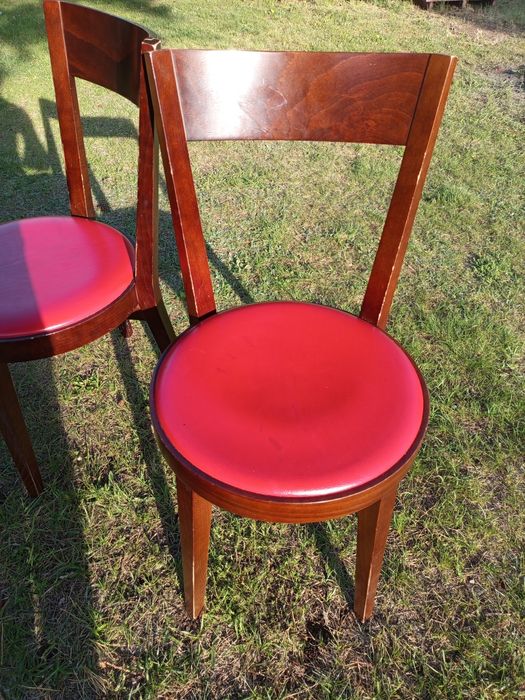 Drewniane masywne krzesła