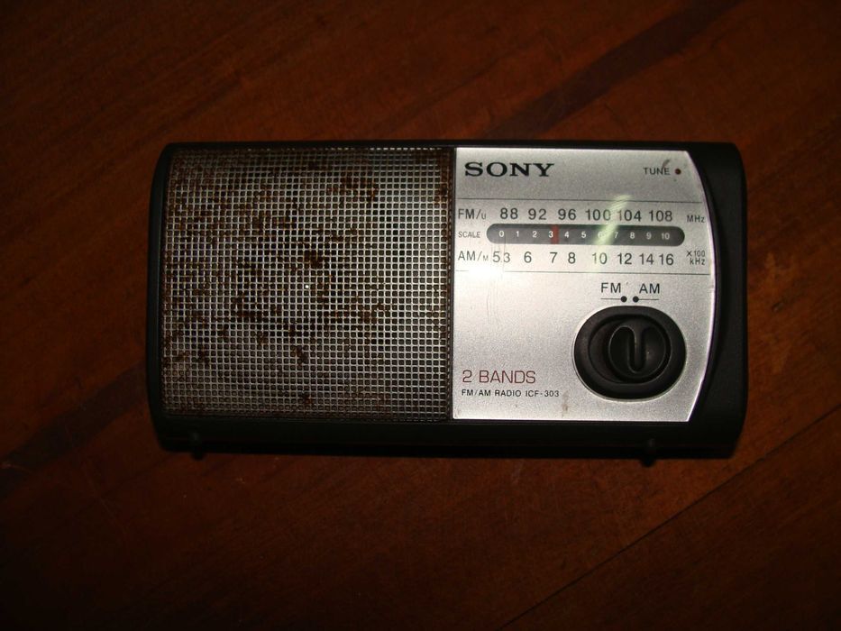 Rádio Portátil Sony ICF - 303
