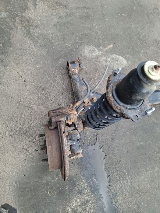 Toyota Corolla E12 Belka Zawieszenia Tył