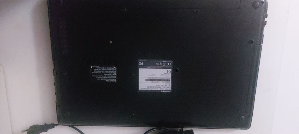 Vendo portátil toshiba