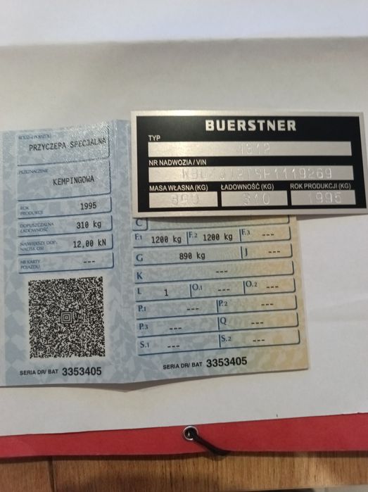 Pozostałości po przyczepie kempingowej