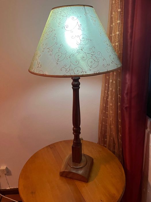 candeeiro de mesa grande