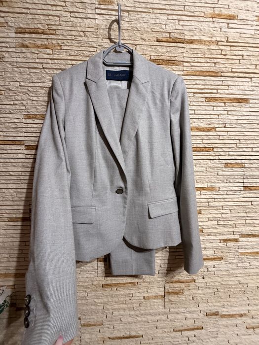 Szary, elegancki, damski garnitur, marynarka, spodnie Zara Basic