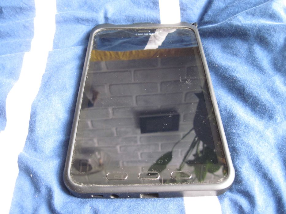 Tablet samsung uszkodzony