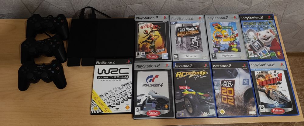 PlayStation 2 + 3 pady + 9 gier + karty pamięci – zestaw, sprawny
