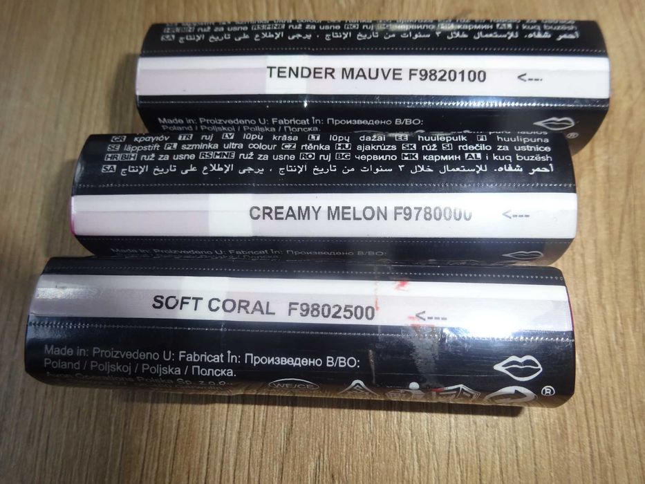 AVON szminka ULTRA COLOUR Absolute Creamy Melon