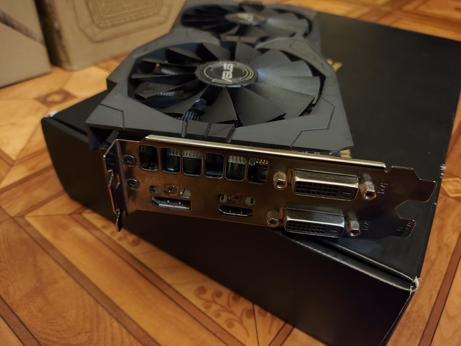 Видеокарта Asus Rog Strix RX470 4GB.