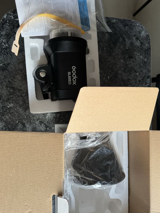 LED прожектор Godox SL60IID відеосвітло