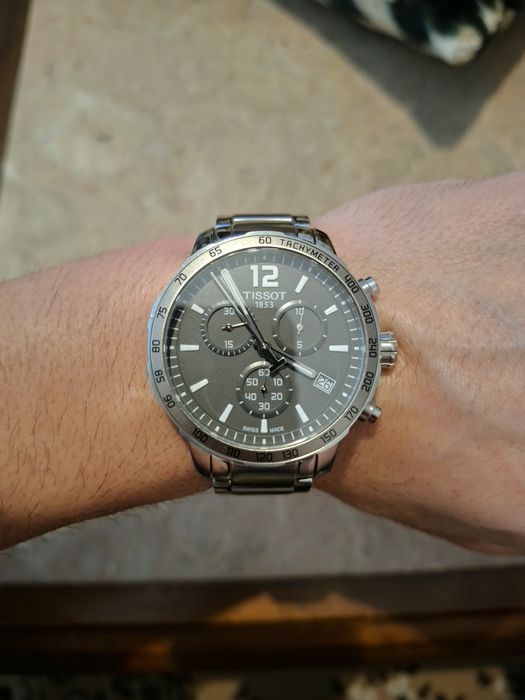 Tissot Quickster Chronograph – Relógio de Aço (Full Set: Caixa e Papéis)