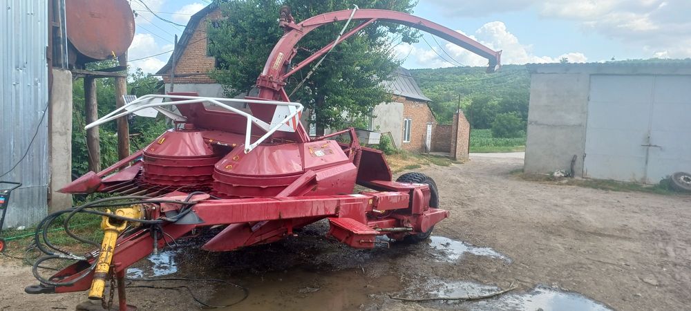 Комбайн силосний