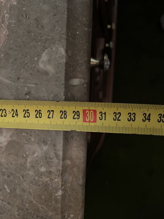 Aparador com tampo em pedra