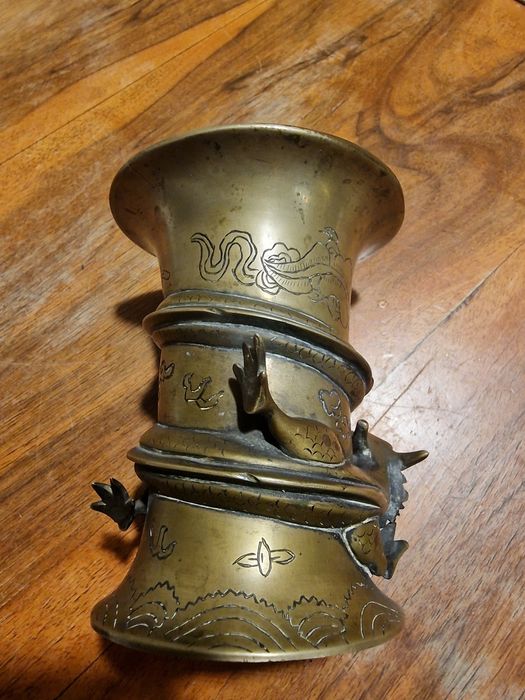 Dzbanek mosiężny smok