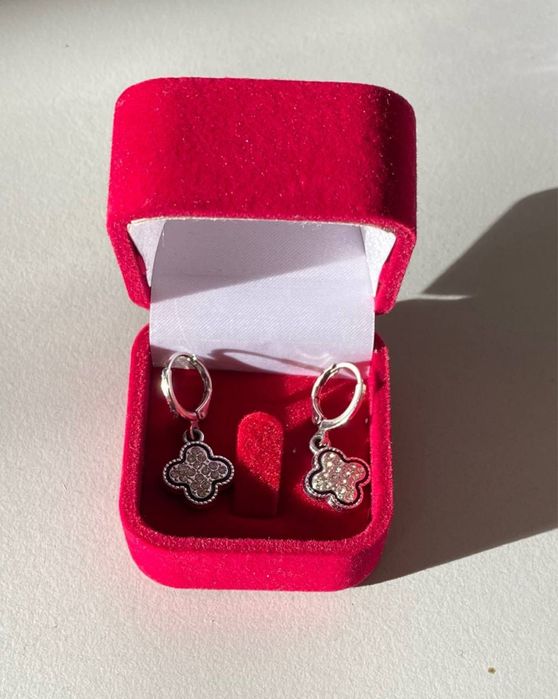 продам біжутерію