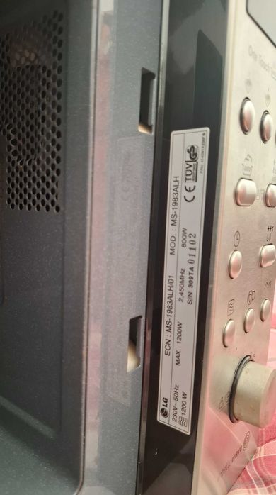 Microondas LG 19L com porta movel
