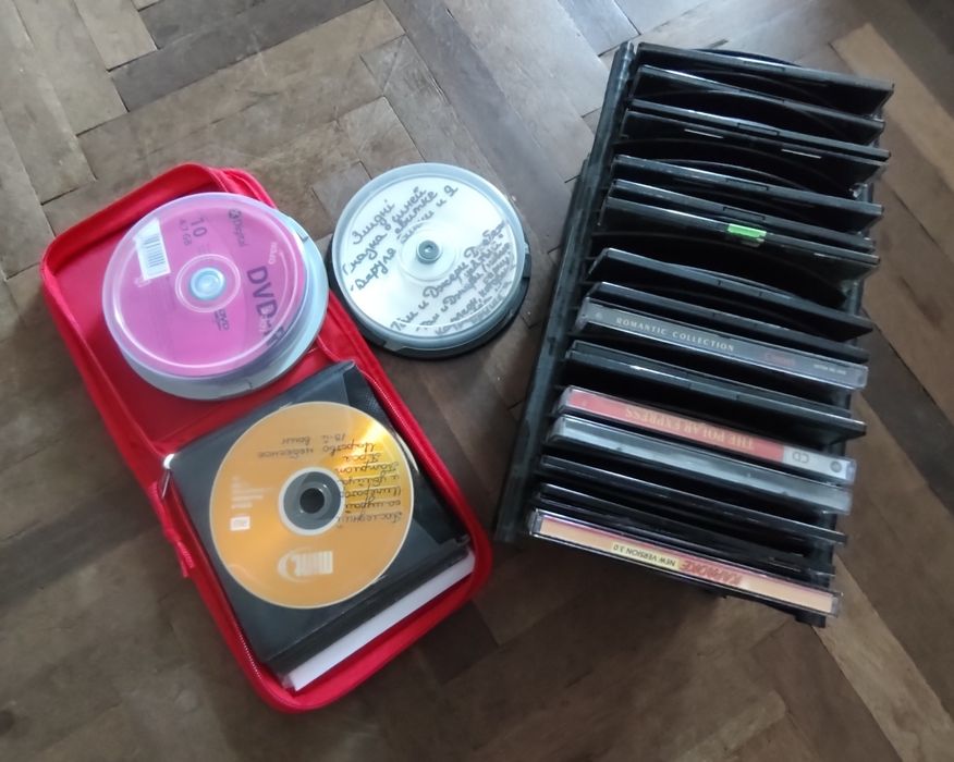 Обміняю,або продам DVD,CD диски з записами.