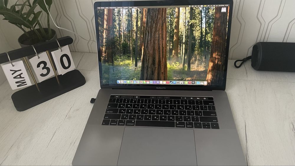 Macbook pro 15 2018  I7 , 16 озу, 512 гб  ссд , ТОРГ