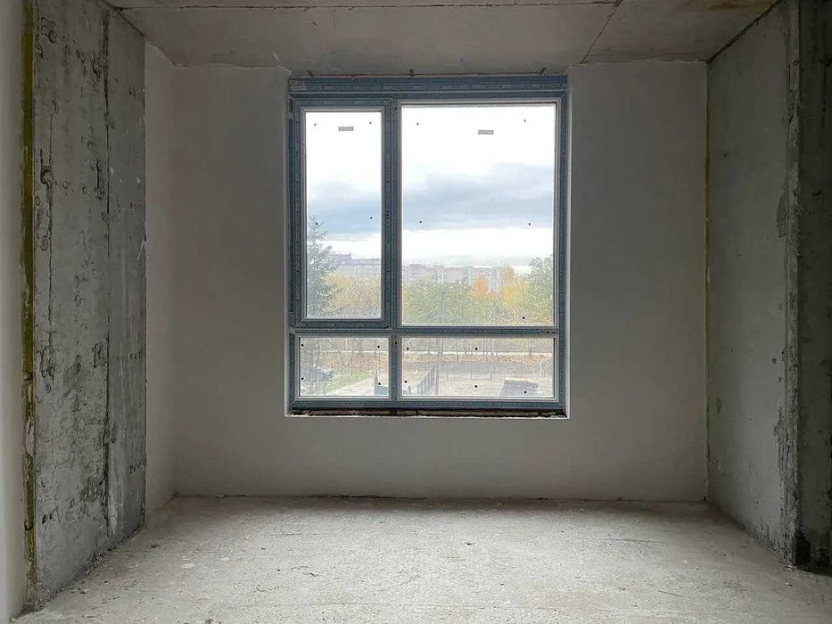 Здана двокімнатна квартира біля річки