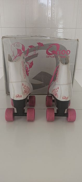 Patins 4 rodas  brancos