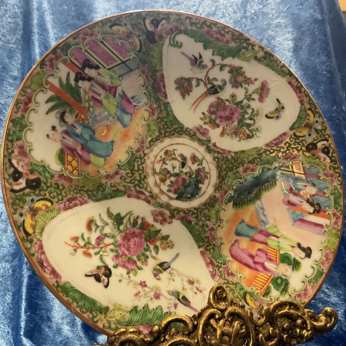 Prato Chinese família rosa com 24,5 cm  mais anúncios abaixo